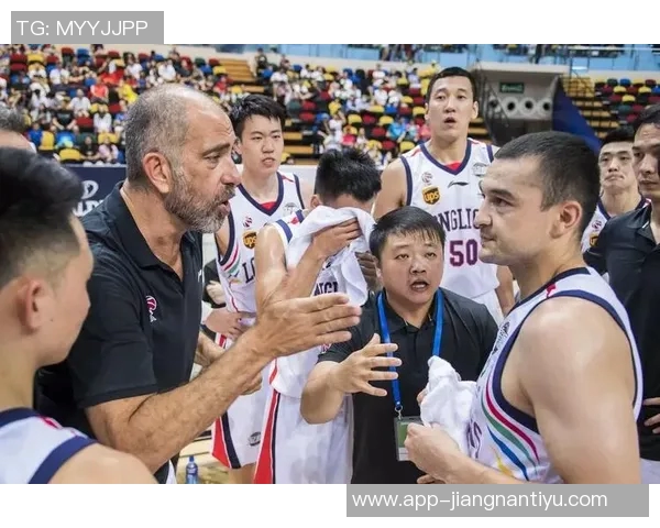 加比亚谈更衣室氛围不佳期待全队共同努力赢得比赛