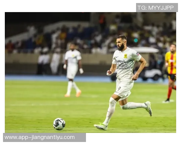 吉达联合快速反击先失一球本泽马第15分钟精彩破门助队反击